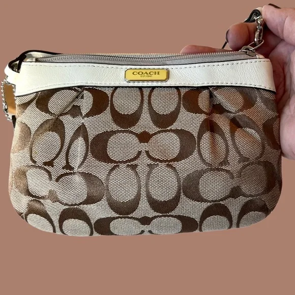 Coach Wristlet NWOT Jacquard Logo Print Crean Leather Trim Brown Tan Exterior - Picture 4 of 15